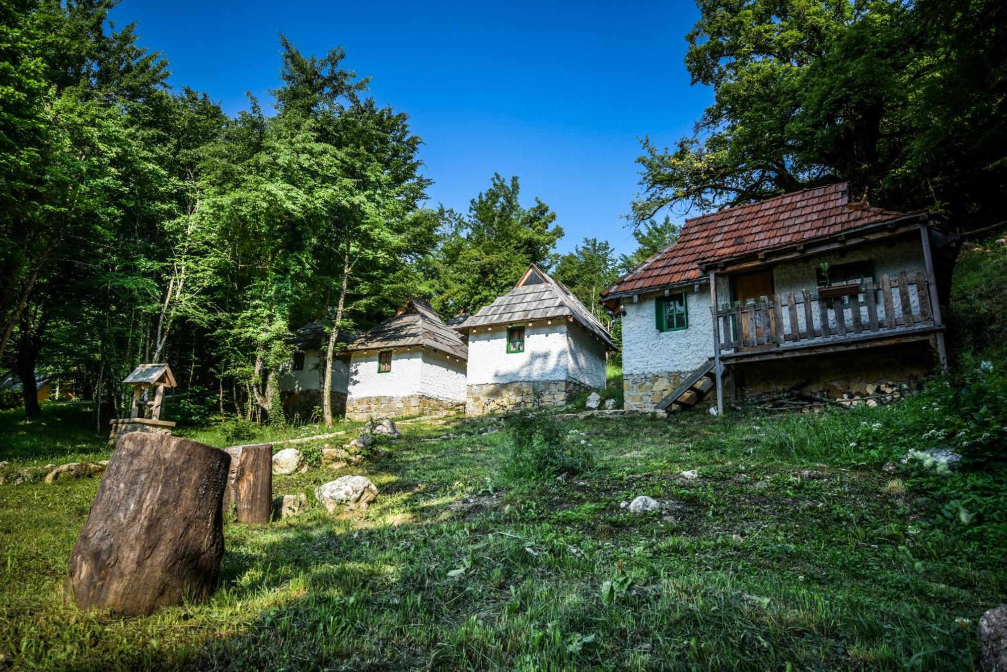 Camp Divlja Rijeka Hotel Hum Exterior foto