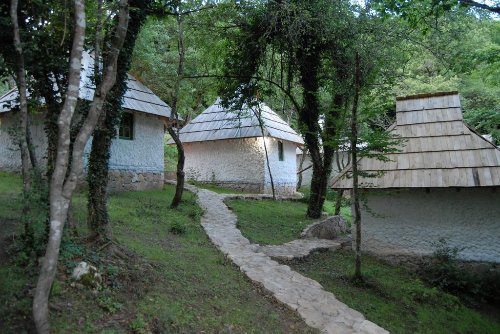 Camp Divlja Rijeka Hotel Hum Quarto foto